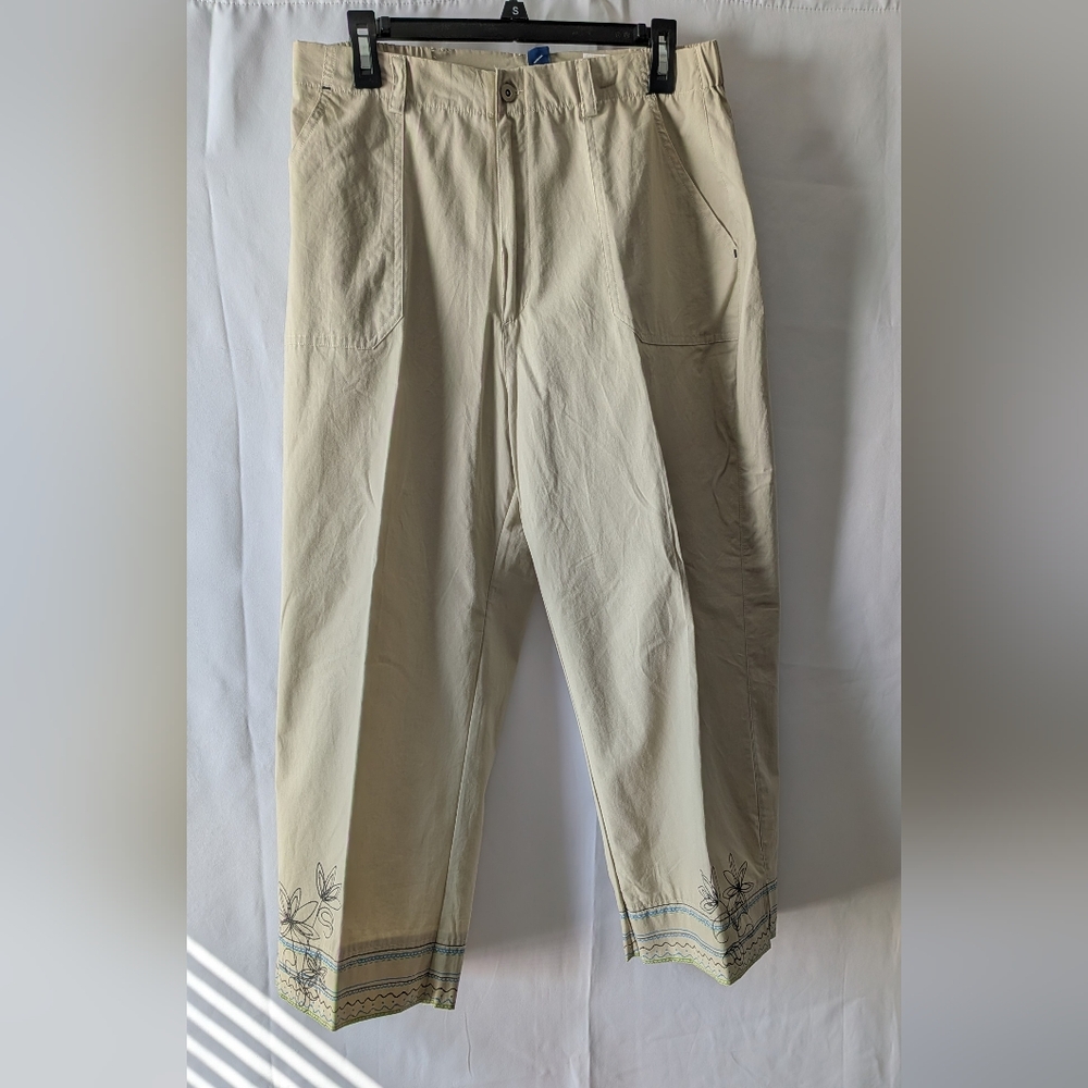 Greek Isle Sand Embroidered Capri Pants Size L NWT